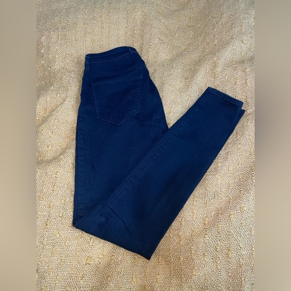 Hollister Black High-Rise Super Skinny Jeans - Picture 2 of 9